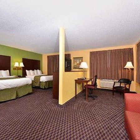 Quality Inn & Suites Grinnell Near University Екстериор снимка