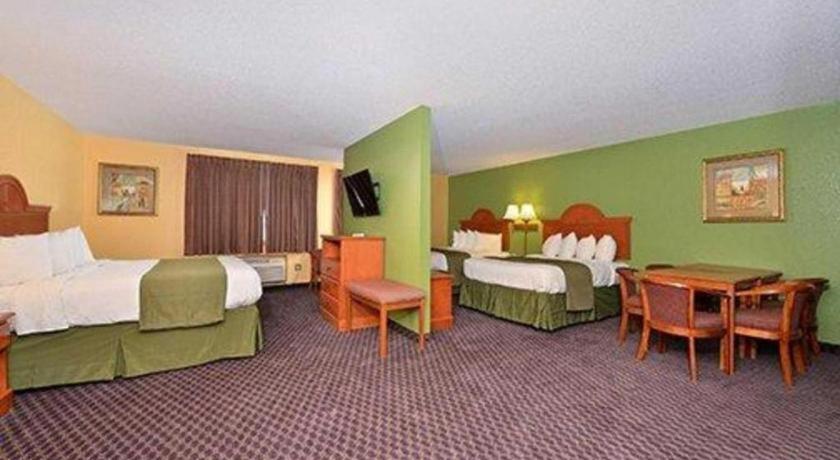 Quality Inn & Suites Grinnell Near University Екстериор снимка