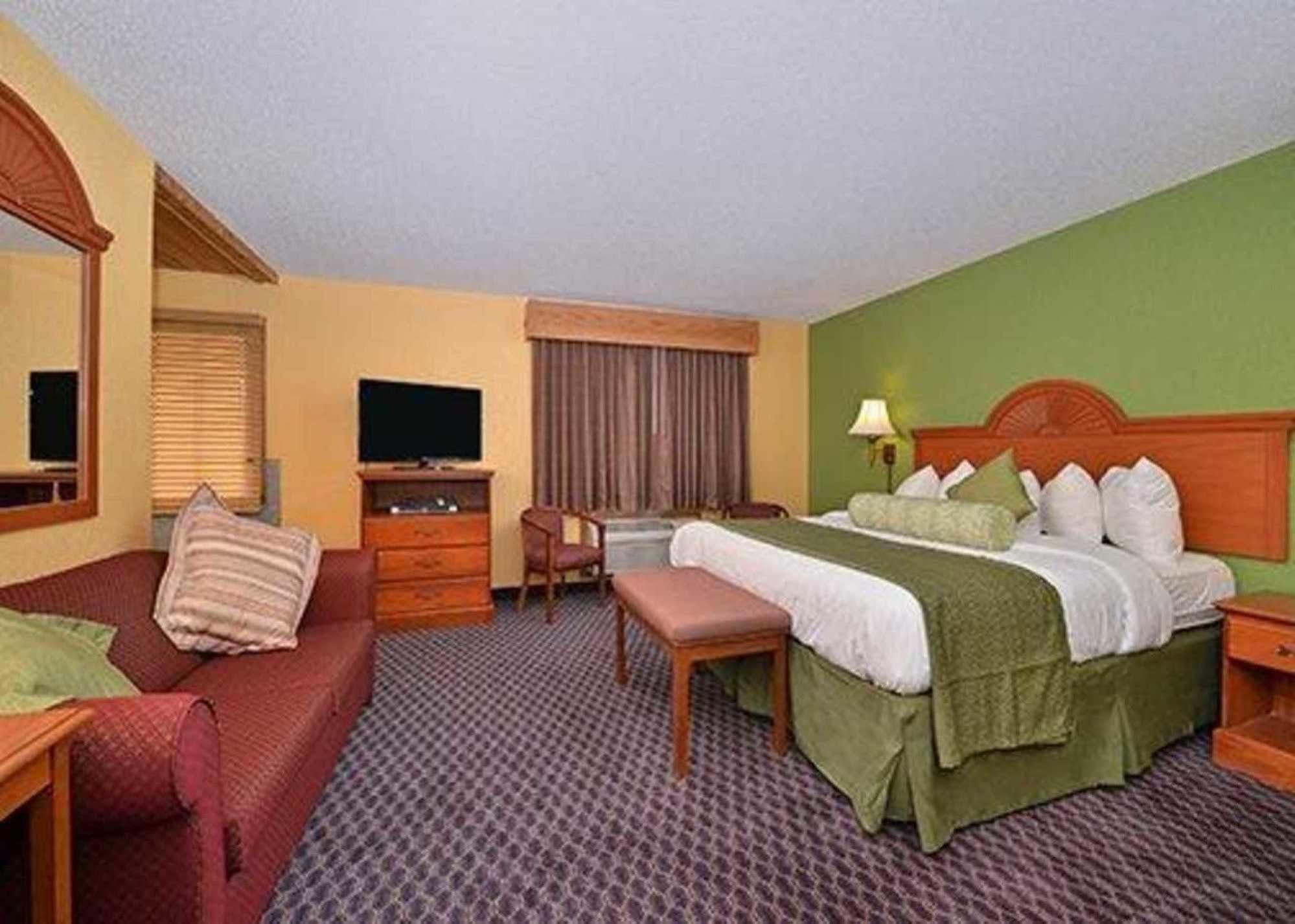 Quality Inn & Suites Grinnell Near University Екстериор снимка