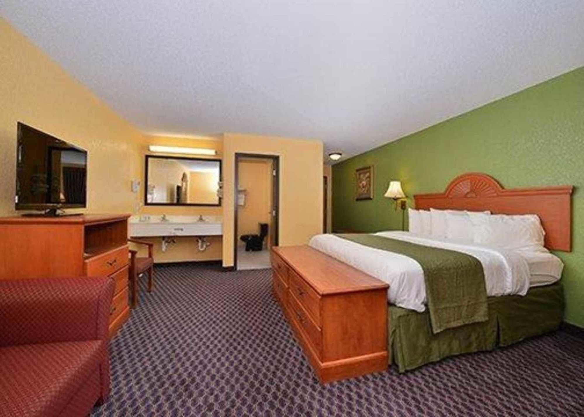 Quality Inn & Suites Grinnell Near University Екстериор снимка